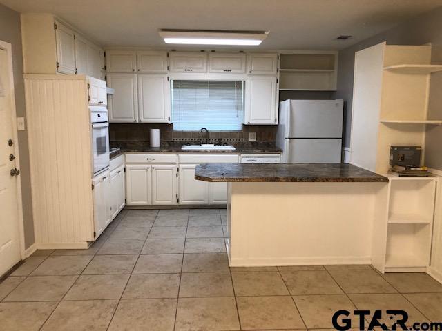 Building Photo - 2431 Rodge Dr