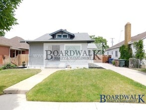 Building Photo - 657 Warnock Ave S
