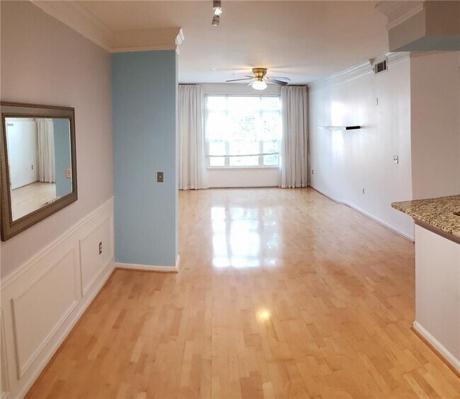 Building Photo - 955 Juniper St NE