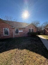 Building Photo - 2308 Heatherfield Ln