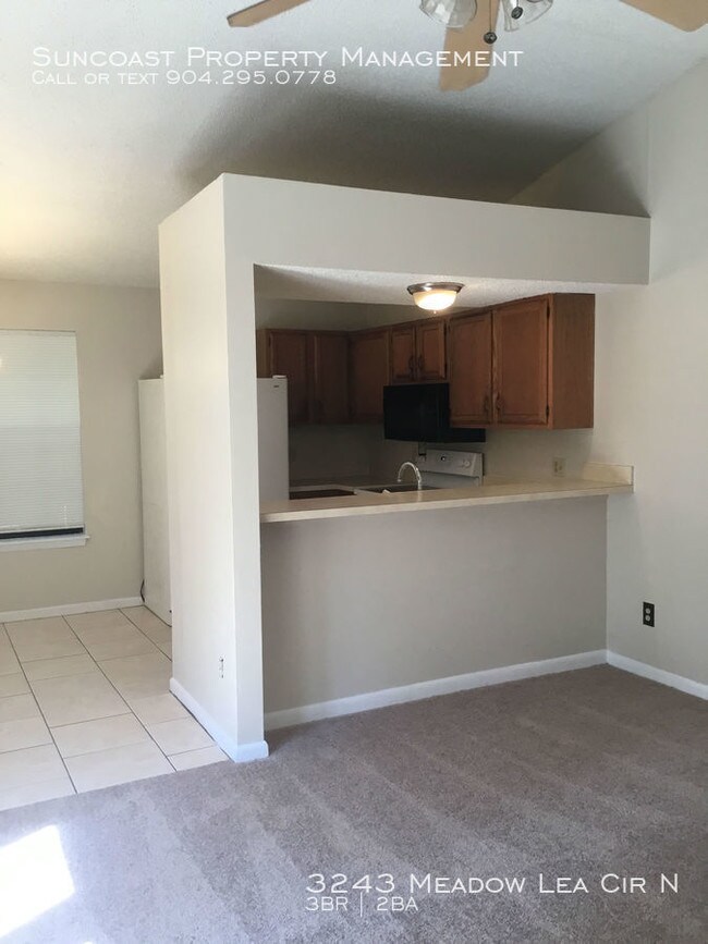 Building Photo - 3 Bedroom 2 Bathroom Home with Garage!