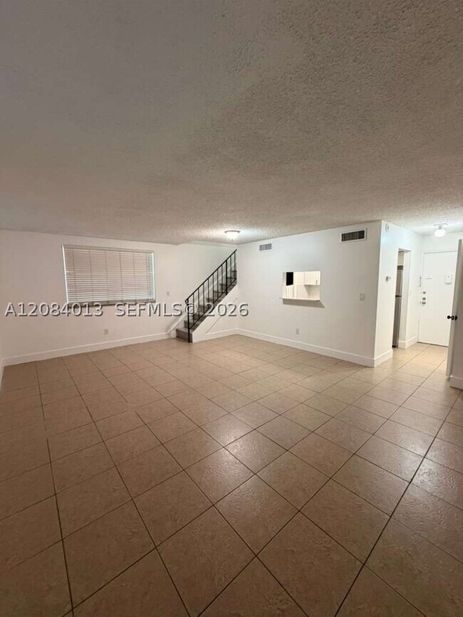 Building Photo - 1255 W 53rd St