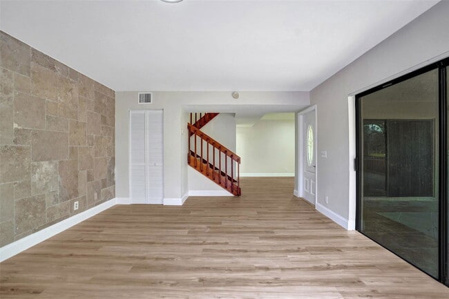 Building Photo - 4872 NW 95th Ave