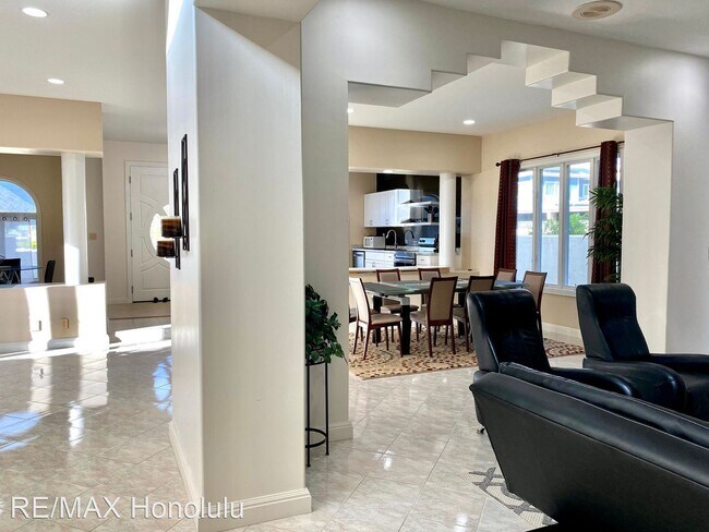 Building Photo - 3 br, 2 bath House - 743 Ahukini St