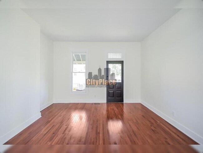 Foto del edificio - 843 N Park Ave