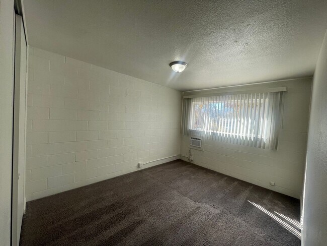 Building Photo - NewB RN T 400-414