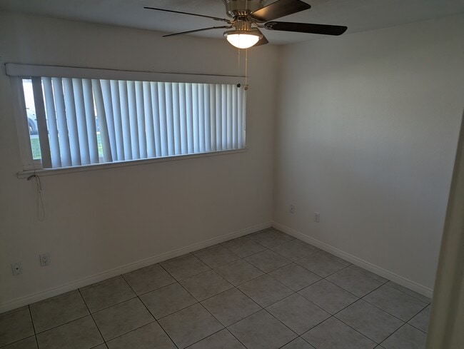 Building Photo - 72564 Edgehill Dr