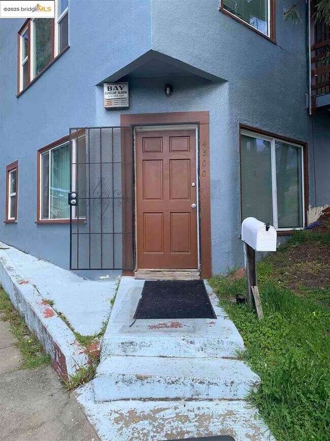 Foto del edificio - 4500 San Carlos Ave