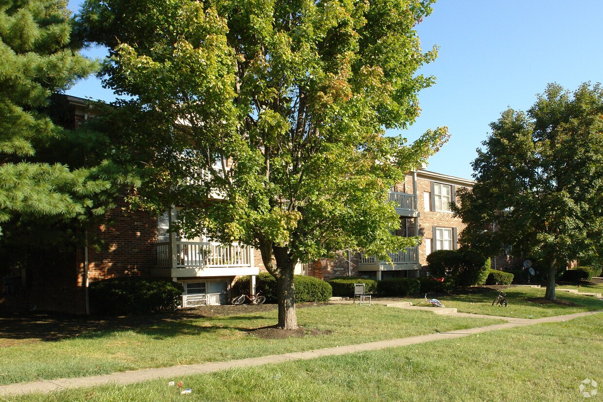 Foto del edificio - 163-171 Lakeshore Dr