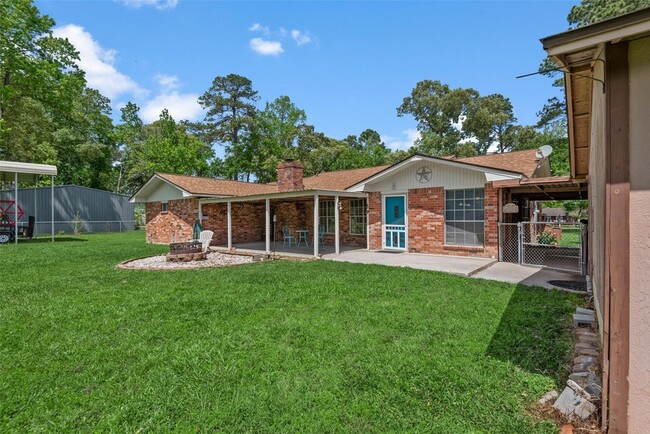 Building Photo - 24338 Redbud Ave