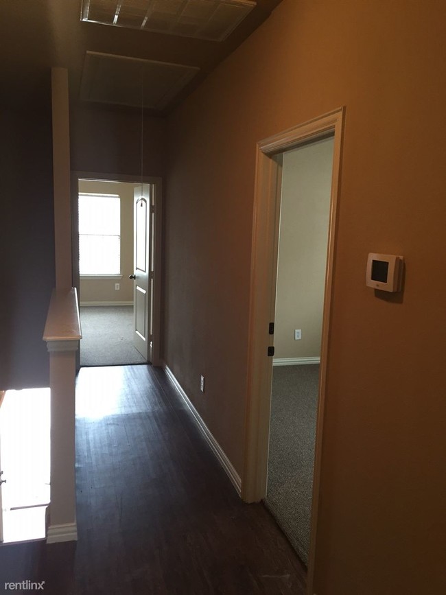 Building Photo - 4 br, 4 bath Duplex - West Prairie Duplexe...
