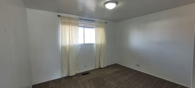 Building Photo - SINGLE FAMILY HOUSING -  2 bed/1 bath in Orem