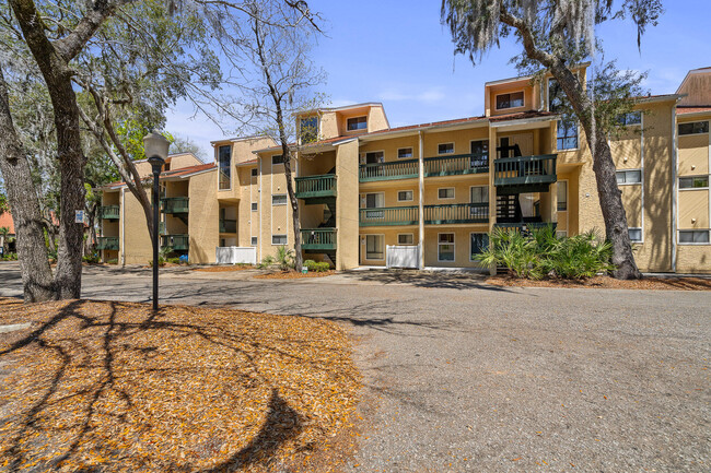 Foto del edificio - 300 Yacht Club Dr