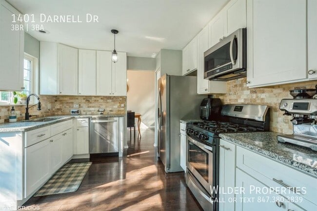 Building Photo - 1401 Darnell Dr