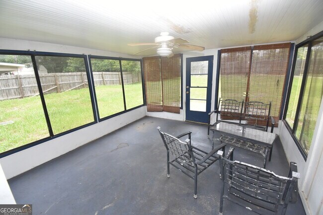 Building Photo - 116 Dogwood Cir