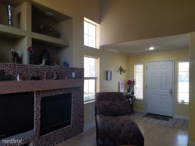 Foto del edificio - 3 br, 2.5 bath House - 4399 Peralta Blvd