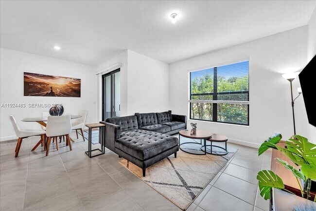 Building Photo - 1004 Willow Pl