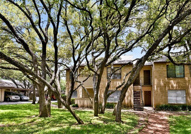 Building Photo - 8210 Bent Tree Rd