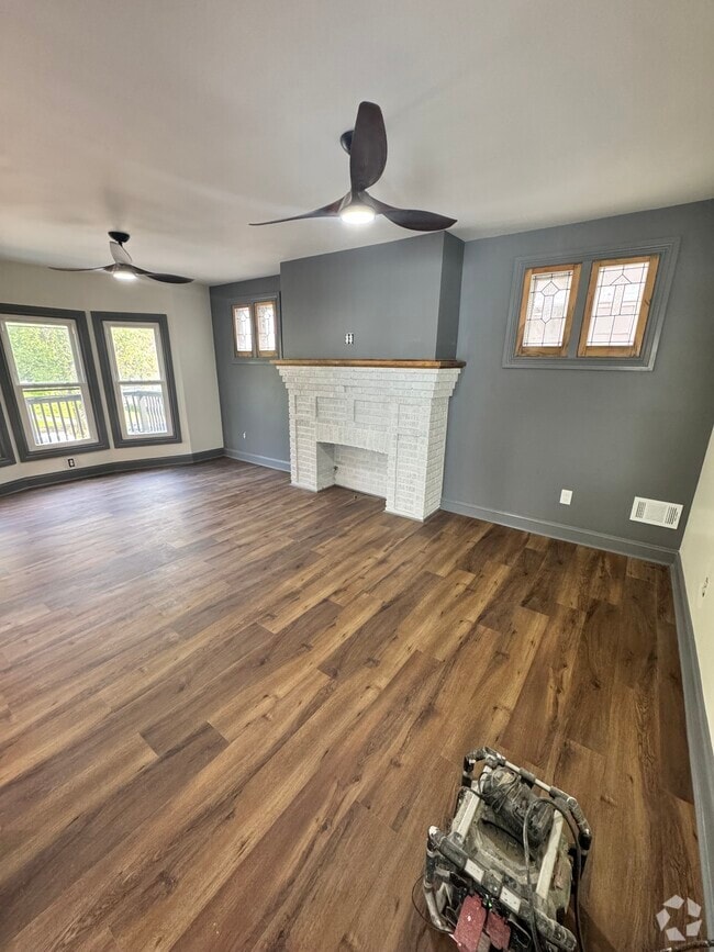Building Photo - 106 Roanoke Pky