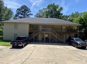 Building Photo - 320 Elmo St