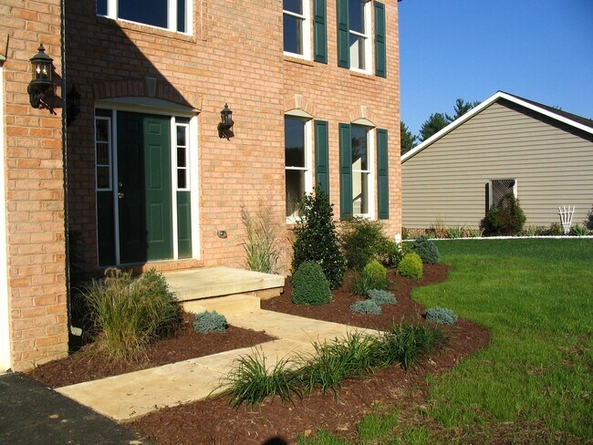 Building Photo - 10824 Anderson Dr