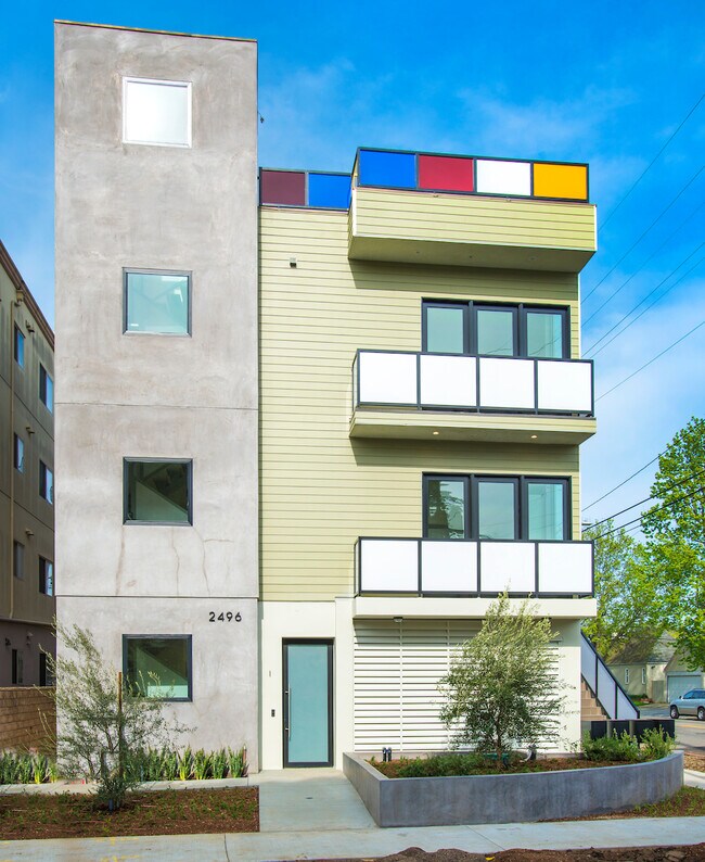 Foto del edificio - 2496 S CENTINELA Ave