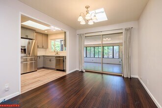 Beautiful Home | Remodeled Kitchen | Central A/C