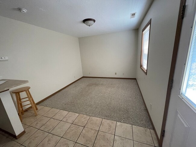 Building Photo - 6th St Apartments