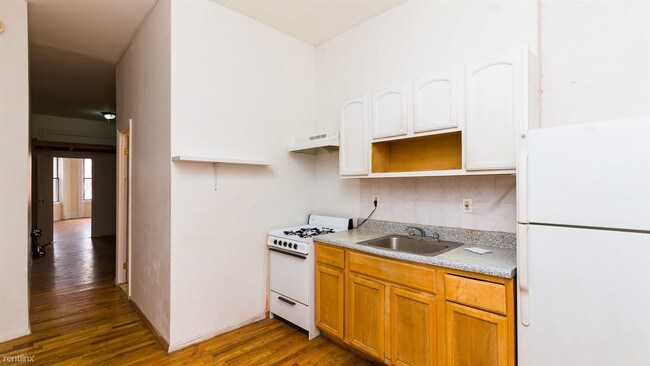 Building Photo - 2 br, 1 bath Apartment - 88 Menahan St