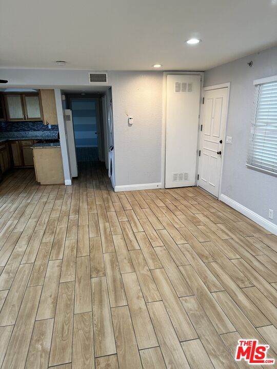 Building Photo - 601 S Grevillea Ave