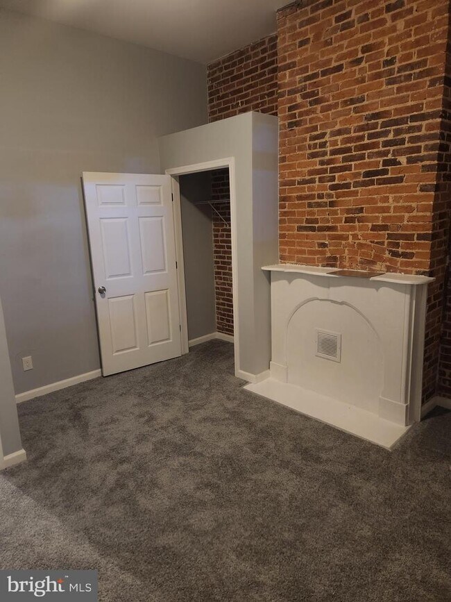 Building Photo - 1734 McCulloh St