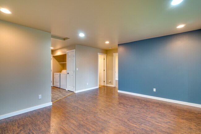 Building Photo - 1810 Harrington Ave NE