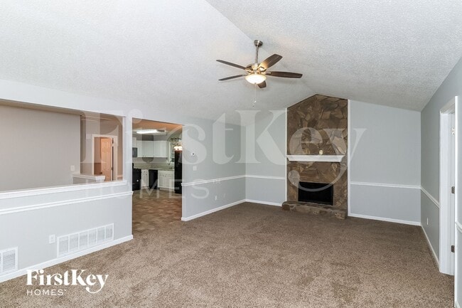 Foto del edificio - 206 Whitney Ln