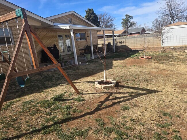 Foto del edificio - 1004 W Yucca Ave