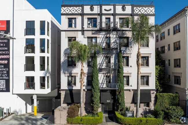 Building Photo - Cherokee Apts... Spacious Apartments in the Heart of Hollywood! CALL NOW!