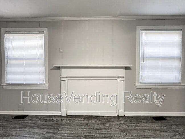 Building Photo - 1755 Dalton St