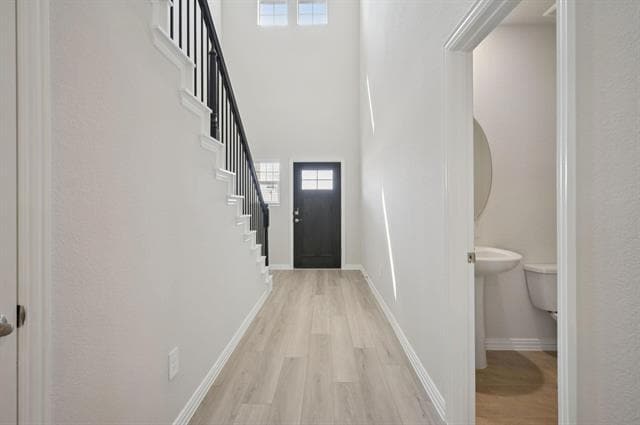 Building Photo - 706 Leavenworth Dr