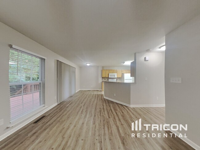 Building Photo - 6927 Linda Lake Drive Charlotte NC