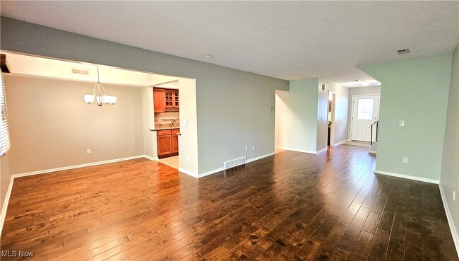 Building Photo - 1771 Rolling Hills Dr