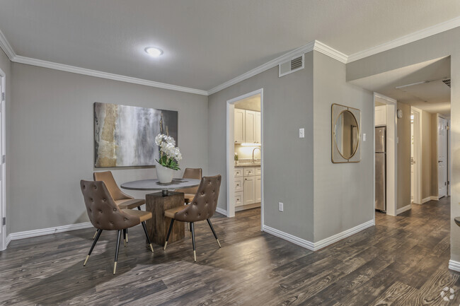 2BR, 2BA - 1034 SF C - Dining Area - The Fountains Apartments