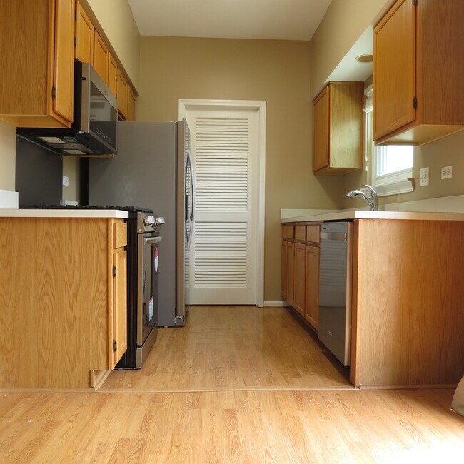 Foto del edificio - 2530 Warm Springs Ln