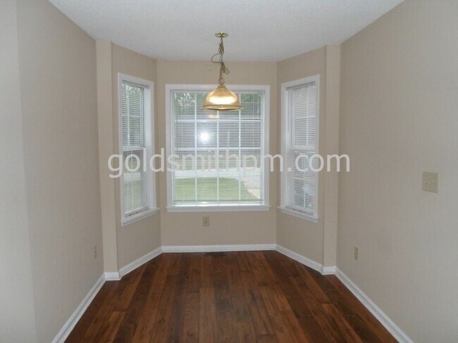 Building Photo - 137 Sheffield Rd