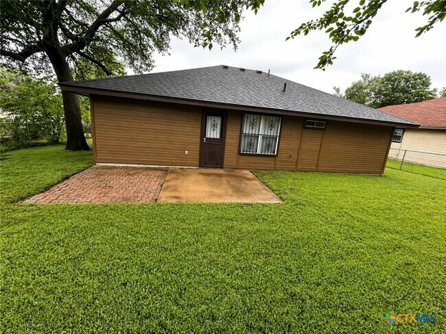 Foto del edificio - 2606 Timberline Dr