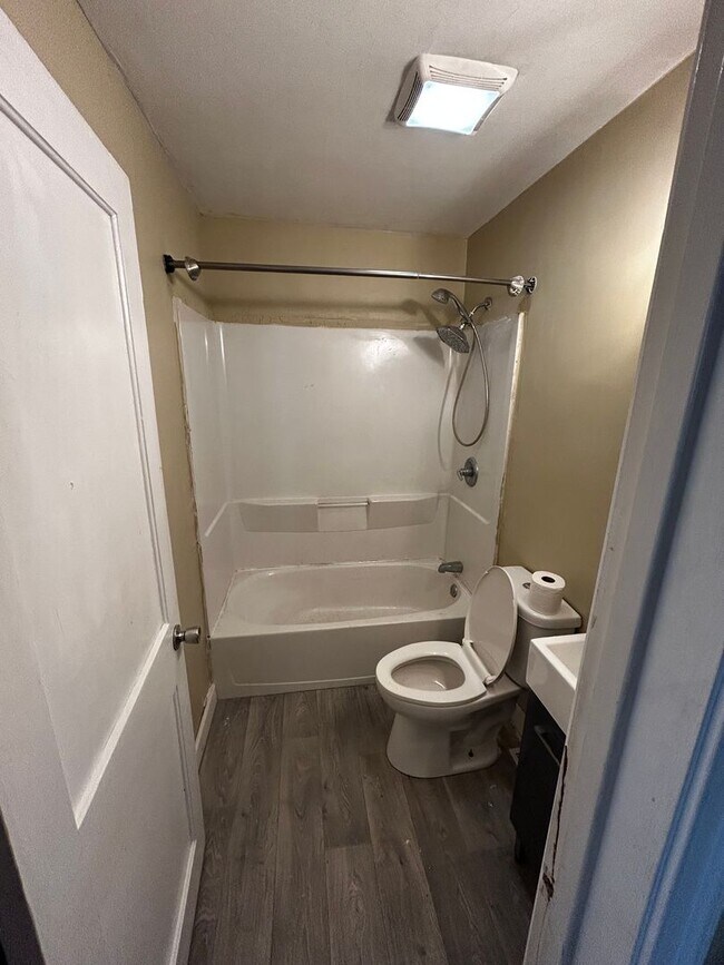 Foto del edificio - "Coming Soon" 3 Bedroom Possible 4 Bedroom...