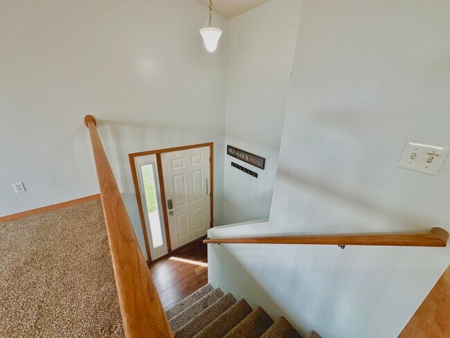Foto del edificio - 3 Bed, 2 Bath Twinhome!