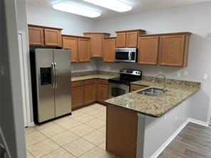 Foto principal - 1220 Twin Trees Ln
