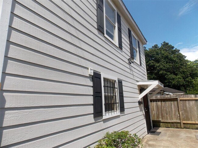 Foto del edificio - 4547 Redbud St