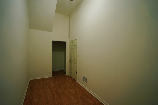 Building Photo - 3700 S Hermitage Ave