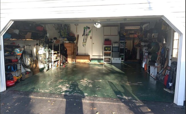 Garage - 7 Clapham Ct
