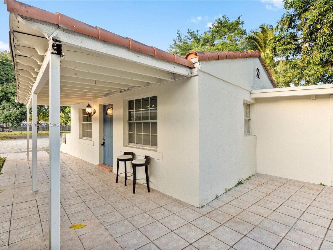 Foto principal - 13241 NE 3rd Ct